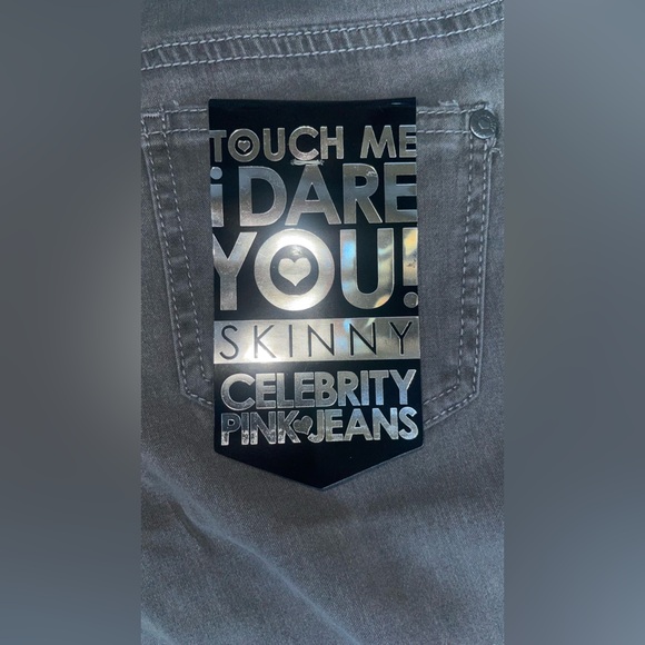 Celebrity Pink women Charcoal Skinny Jeans
NWT Size 0 Juniors - Picture 12 of 15